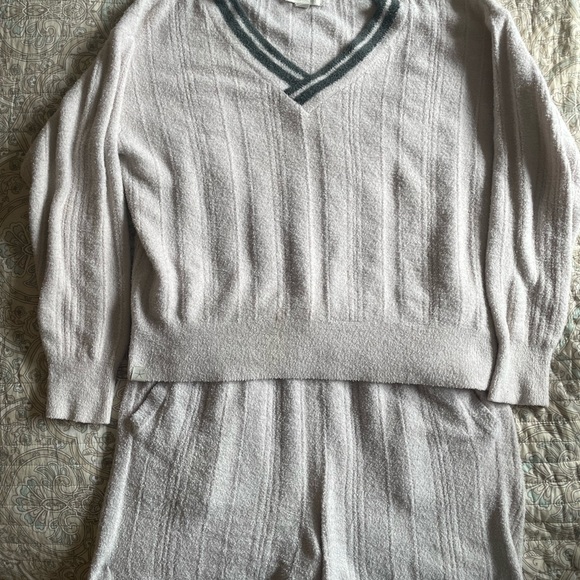 Barefoot Dreams CozyChic Lite Two-Piece Lounge Set Sand Dune/Juniper - Picture 9 of 12